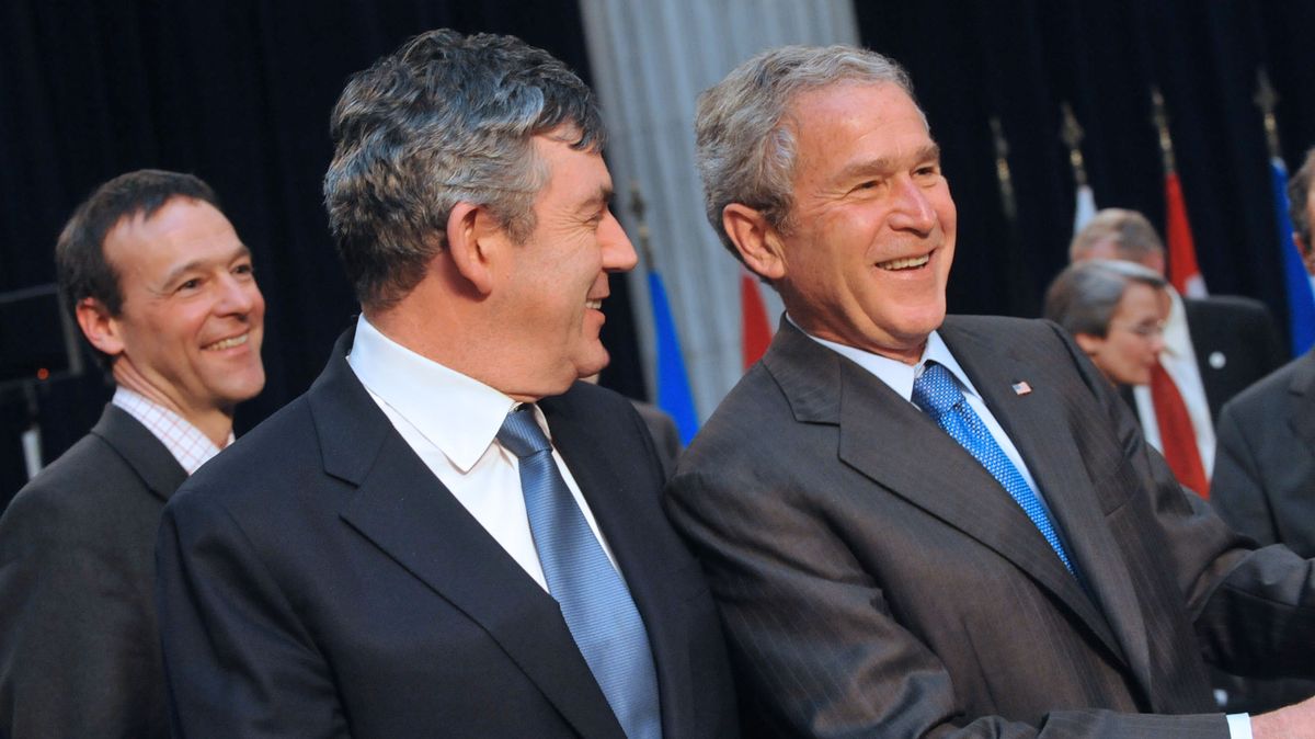 NATO se kvůli Ukrajině vrhlo do pasti. Bushův plán neuspěl